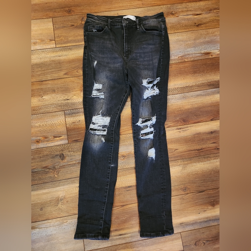 Vervet by flying monkey, patched jeans with camo fabric. These jeans are EUC